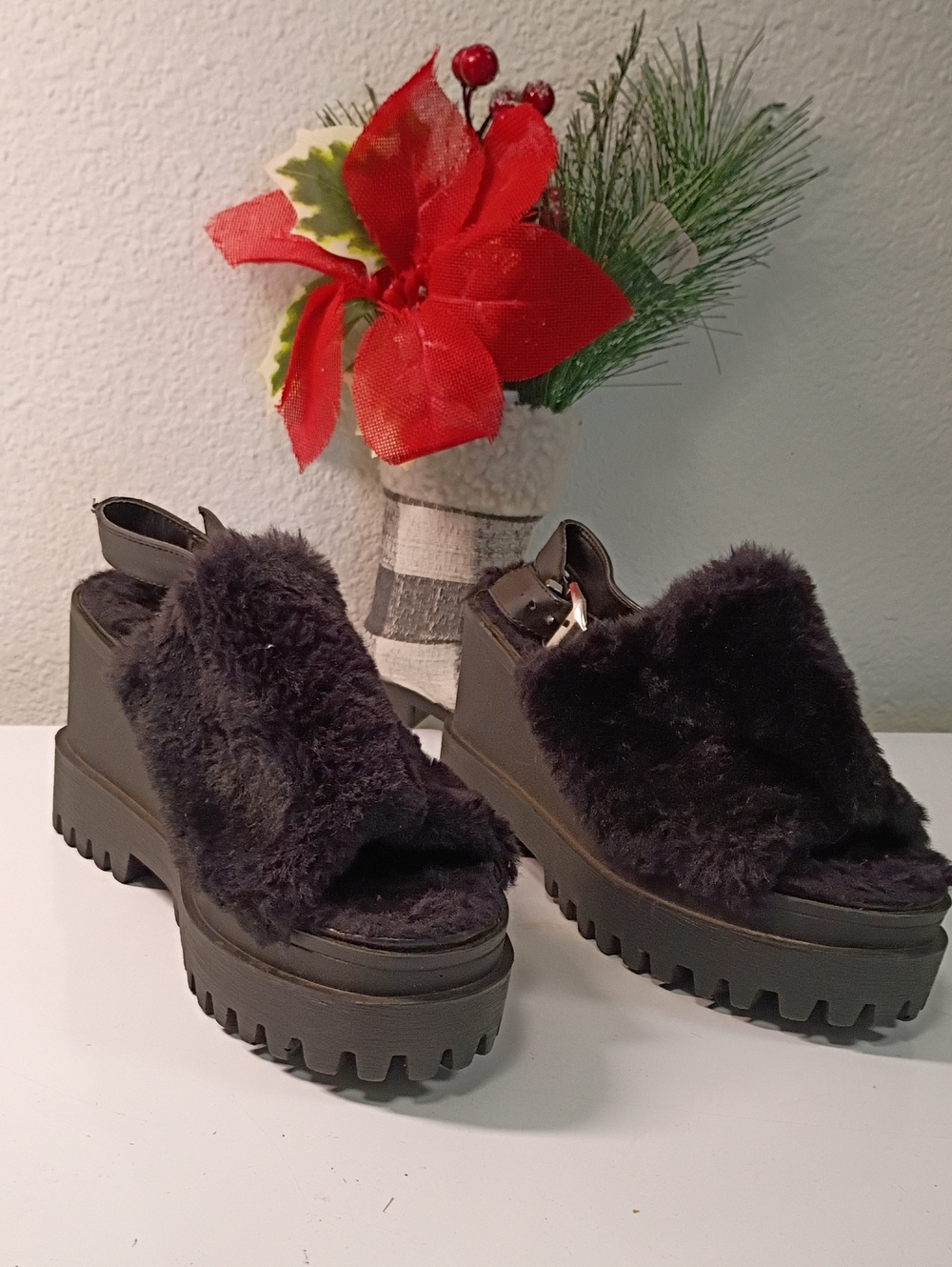 Wild Diva Black Faux-Fur Platform Clog Sandals